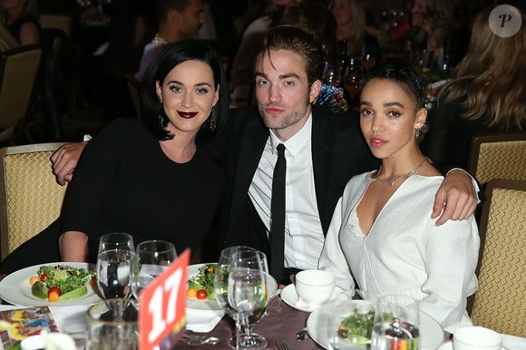 Em 2013, entre um término e outro com John Mayer, Katy foi apontada como affair de Robert Pattinson, o eterno Edward Cullen de "Crepúsculo". Os dois foram vistos juntos em eventos e jantares, mas a cantora negou qualquer romance