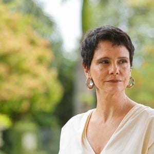 Os perfumes que Celina (Malu Galli) amaria usar tem o requinte como marca registrada