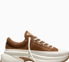 O Run Star Crush Pony Hair Cano Baixo Marrom, da Converse, aposta em uma plataforma de 45 mm e no tom marrom que lembra um cremoso chocolate quente com avelã