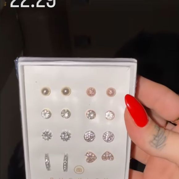 Virgínia Fonseca mostrou uma caixinha de brincos comprada por Zé Felipe por 32 dólares