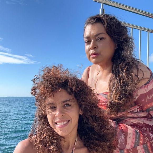 "Não foi fácil, mas cumpri o que prometi! Mas, ali eu entendi que precisava ter esse momento só nosso. Nossa conexão é eterna! Fiz sua última maquiagem, como tenho feito nos últimos 11 anos de trabalho", escreveu Soraya Rocha