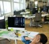Procurar um novo emprego sem contar para ninguém pode ser mais comum do que parece
