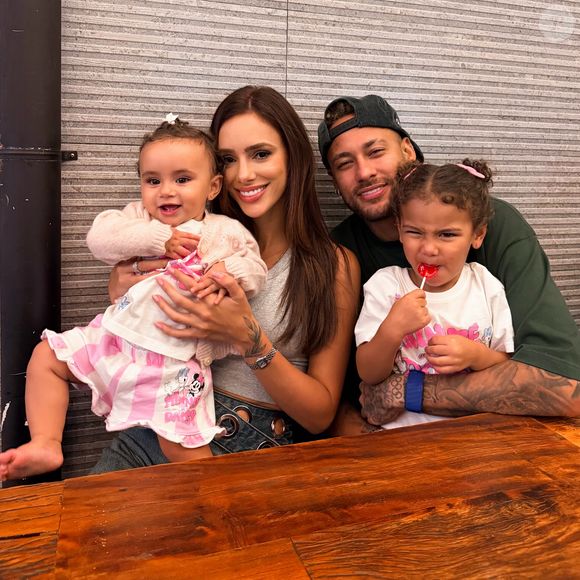 Mavie é a filha mais velha de Neymar e Bruna Biancardi, que também são pais de Mel e de mais uma menina que está a caminho
