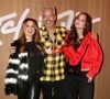 Ao lado de Flávia Alessandra, Otaviano Costa levou uma estética grunge-chic ao festival com camisa de flanela xadrez sobreposta a camiseta e calça preta de alfaiataria
