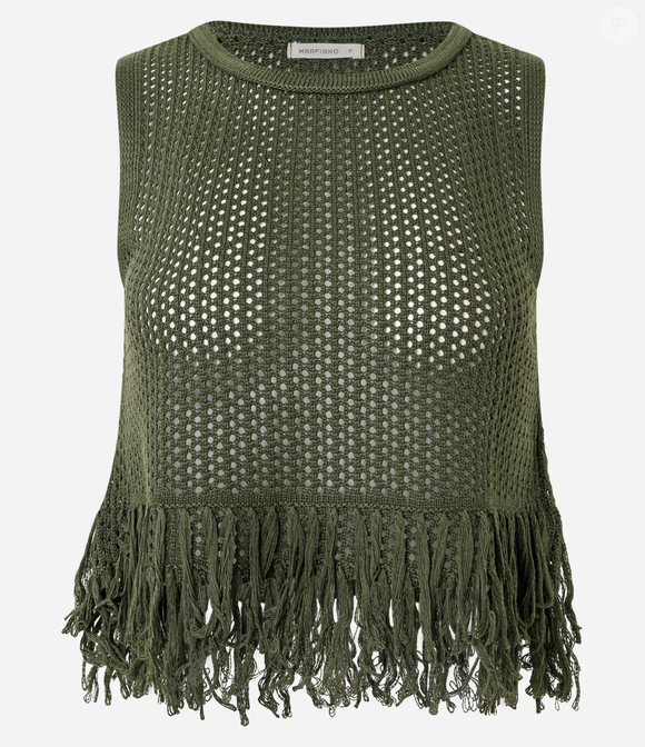 Blusa em Tricô com Ponto Trabalhado e Franjas, por R$ 139,90: O tricô trabalhado e as franjas elevam a peça básica a um item cheio de personalidade para a ocasião