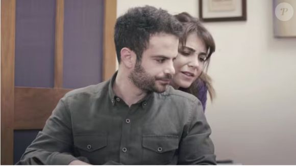 Raif se joga no chão para pedir Ceyda em casamento no capítulo de 26 de junho em 'Força de Mulher'