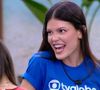 Vitória achou estranho comportamento de Deborah, mas entendeu o profissionalismo da amiga no 'BBB 25'