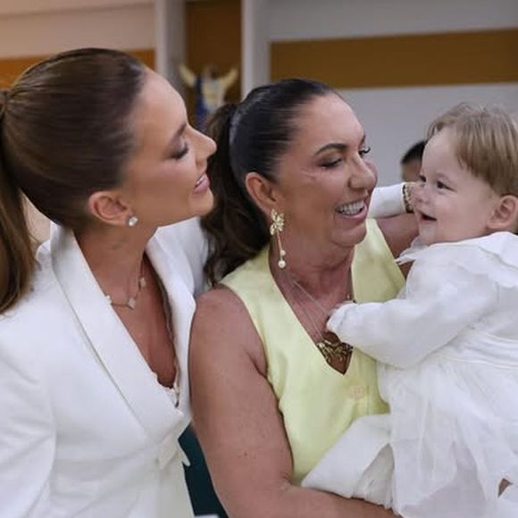 Virgínia Fonseca bem que tentou filmar José Leonardo falando 'mamãe', mas ainda não conseguiu