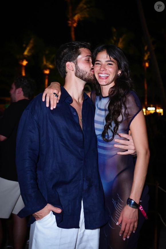 O casal Bruna Marquezine e João Guilherme vão desfrutar do Réveillon Mil Sorrisos.