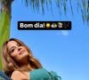 Nesta terça-feira (06), Maiara posou com um biquíni cintura alta cavado em um clique deslumbrante