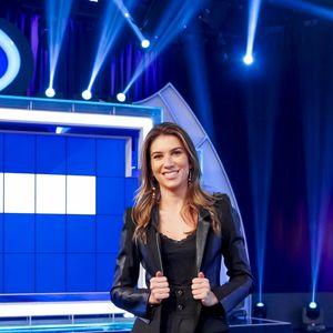 Filha de Silvio Santos, Rebeca Abravanel apresenta o 'Roda a Roda' nos domingos do SBT
