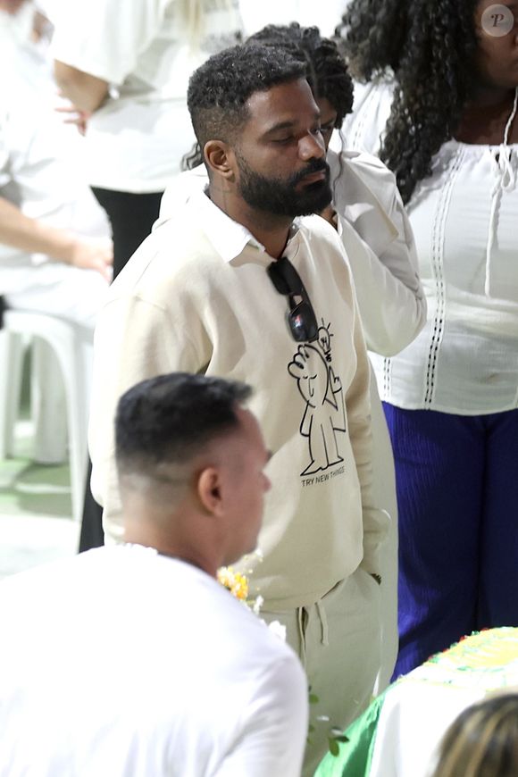 Em entrevista, Arlindinho, filho de Arlindo Cruz, revelou que um dos desejos do pai era de fazer churrasco e distribuir cerveja em seu velório