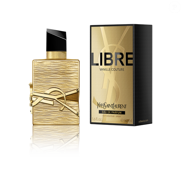 O perfume queridinho de Dua Lipa é da família floral âmbar e tem notas de baunilha, lavanda e flor de laranjeira