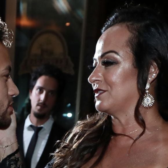 Mãe de Neymar, Nadine Gonçalves fez uma festa para comemorar seu aniversário