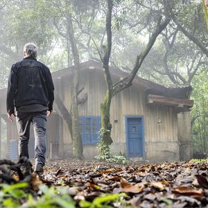 Foragido, Jaques (Marcello Novaes) chega a uma casa abandonada na novela 'Dona de Mim'