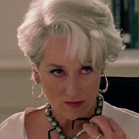 Como Meryl Streep, aos 76 anos, cuida do cabelo? De volta ao set em 'O Diabo Veste Prada 2', atriz tem método incomum para mantê-lo saudável e brilhante