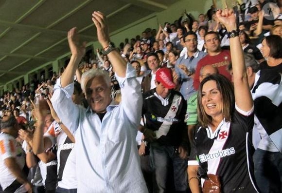 A apresentadora Fátima Bernardes está entre os nomes conhecidos associados à torcida do Vasco da Gama. A paixão pelo futebol e pelo clube carioca faz parte da relação de muitos torcedores com o time, que voltou a ganhar destaque após a vitória sobre o Boca Juniors na Bombonera
