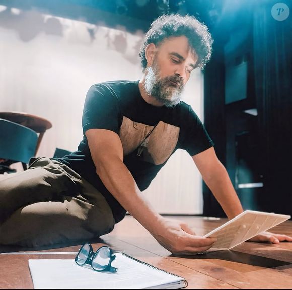 Além do visual, Carmo Dalla Vecchia também mudou muito sua forma de se vestir e portar