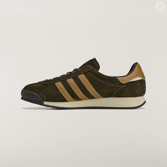 Felizmente, a Adidas tem a releitura retrô-clássica perfeita em uma silhueta que incorpora o estilo vintage sem exageros, e o tom marrom levemente tostado dá aquele toque aconchegante e outonal tão bem-vindo quando as temperaturas caem.
