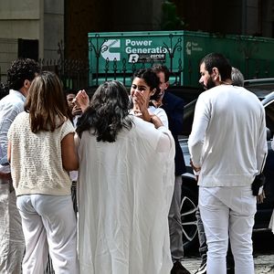 Sandra Gadelha, mãe de Preta Gil, também chegou no mesmo momento do pai, Gilberto Gil