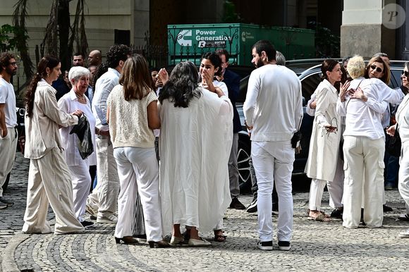 Sandra Gadelha, mãe de Preta Gil, também chegou no mesmo momento do pai, Gilberto Gil