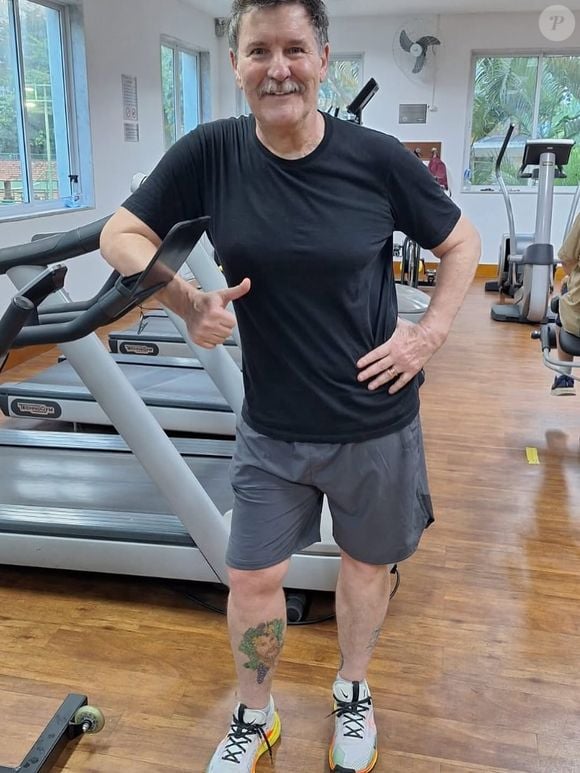 Antonio Calloni está com 63 anos e continua um verdadeiro galã, se dedicando à academia