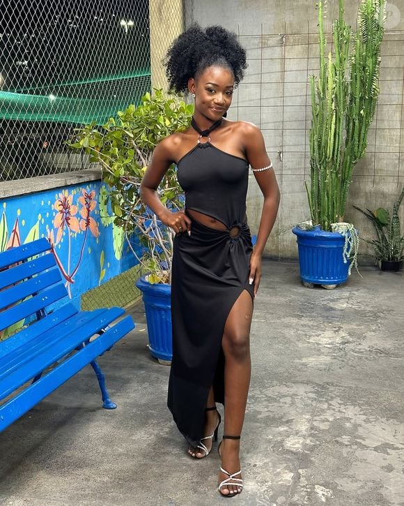 Lorena Raissa fez um desabafo dizendo estar assustada e garantiu que desfilará mesmo grávida