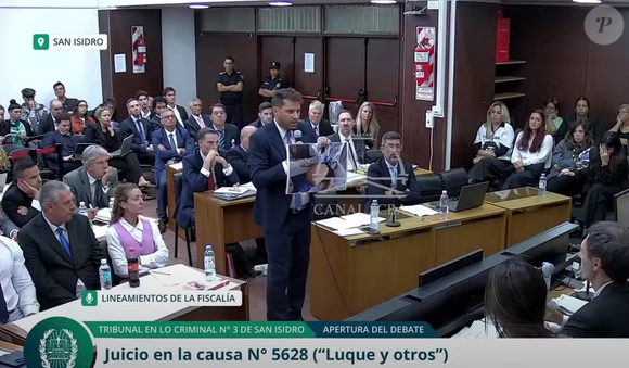 Foto de Maradona morto foi exibida pelo promotor Patricio Ferrari, com objetivo de expor o estado em que o jogador foi deixado pela equipe médica