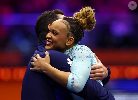 Rebeca Andrade fez história na ginástica artística ao conquistar o tricampeonato mundial no salto. A brasileira já havia vencido a prova em 2021, no Japão, e em 2023, na Bélgica