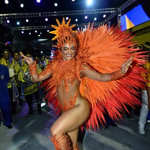 Mileide Mihaile valorizou corpão em fantasia no Carnaval 2026