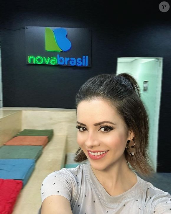 Segundo o colunista Lucas Pasin, Sandy está usando um perfil fake antigo para interagir com o boy