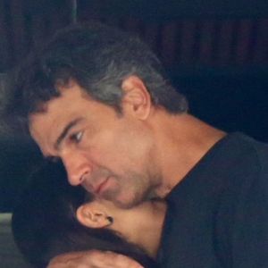 Tadeu Schmidt foi clicado visivelmente abalado