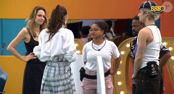 Internautas apontaram que Letícia Colin teria levado informações externas para dentro do 'BBB 26'