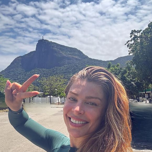 Grazi Massafera atualmente está com 42 anos e esbanja beleza natural em suas redes sociais