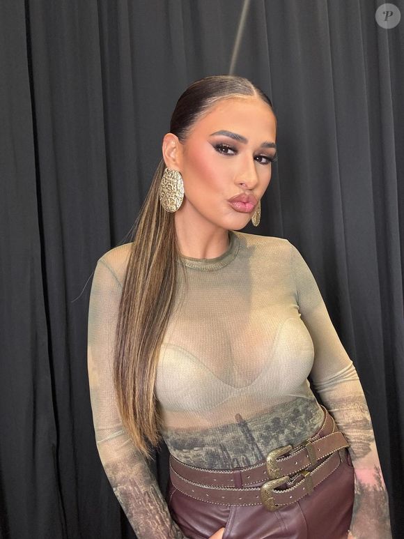 "Adorava raspar a massa e achava uma delícia, mas hoje não tenho mais coragem, acredita? Porque eu lembro que o ovo é cru, aí eu não consigo mais", disse Simone Mendes