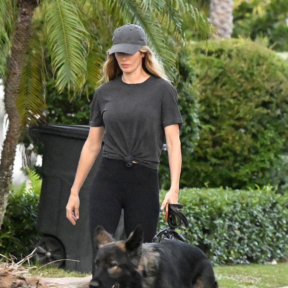 Gisele acorda todos os dias às 5h, corre com seu cachorro por quase 5 km e, em seguida, alterna entre treinos de força e ioga.