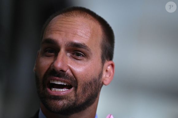 Eduardo Bolsonaro esteve fora de 63 das 78 sessões deliberativas da Câmara neste ano