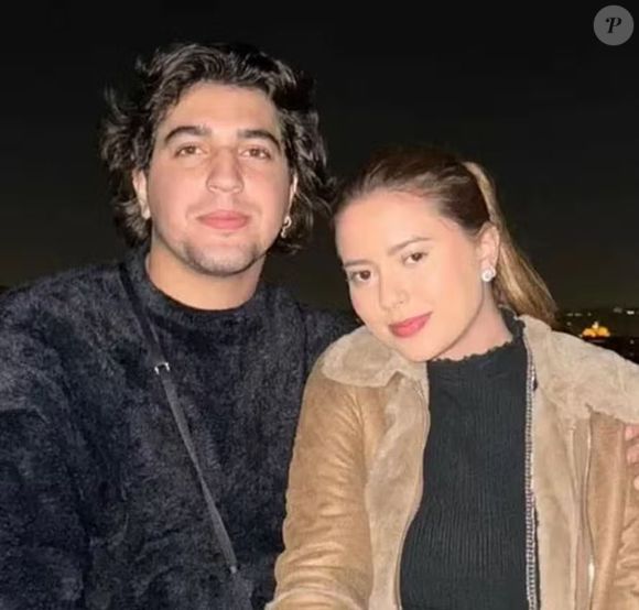 Na vida real, é natural a tendência de se manter mais perto de um dos lados e demonizar quem terminou a relação.