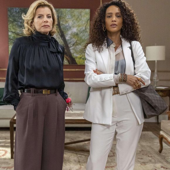 Raquel (Taís Araujo) e Odete Roitman (Debora Bloch) tem confronto por cauda de maionese estragada; empresária joga dona da TCA no chão