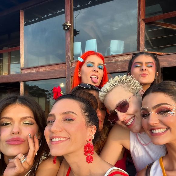 Lorena Comparato é melhor amiga de Marcella Rica, ex-noiva de Vitória Strada, confinada no 'BBB 25'.