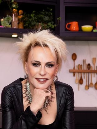 Receita de bolo de maracujá fitness e sem glúten ensinada por Ana Maria Braga