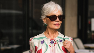 Como se vestir bem sem esforço aos 50 anos ou mais: confira vestidos super elegantes que funcionam e favorecem a silhueta