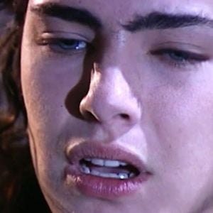 Giuliana (Ana Paula Arósio) sofre com entrega da filha a Marco Antonio e prisão de Matteo na semana de 24 a 29 de novembro em Terra Nostra