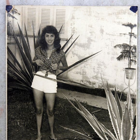 A atriz Maria Gladys aos 16 anos, na casa da família, no Grajaú - Rio de Janeiro