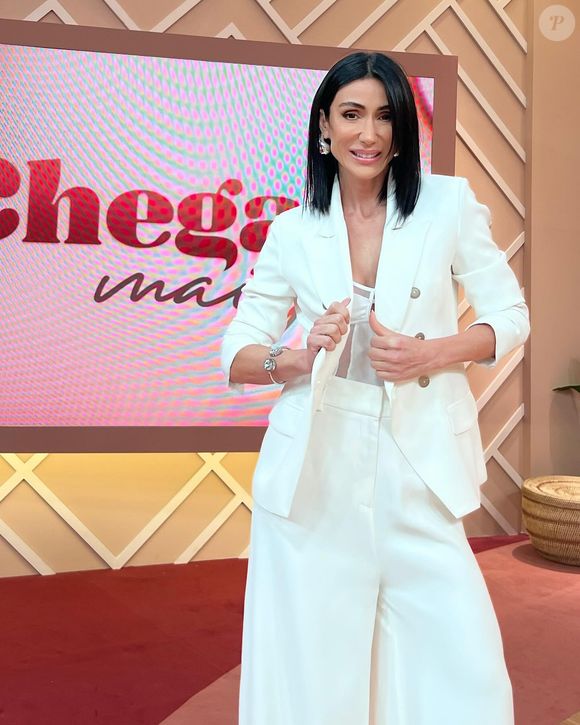 No 'Chega Mais', Michelle Barros já mostrou sua aparência bem diferente e rosto padronizado