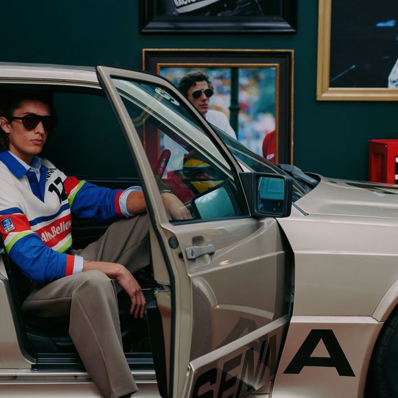 Segundo Ana Simões, CMO da Senna Brands, empresa responsável pela gestão das marcas Senna e Senninha, o lançamento representa a primeira coleção da marca Senna na Zara e busca levar a mentalidade de Ayrton Senna das pistas para as ruas, valorizando conceitos como superação, excelência e evolução constante.