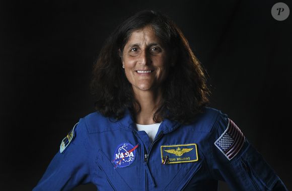 2018: Sunita Williams posa para fotos oficiais da NASA