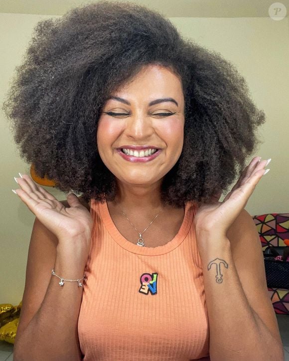 Depois da frontoplastoa, Gabriela Loran apareceu renovada na web