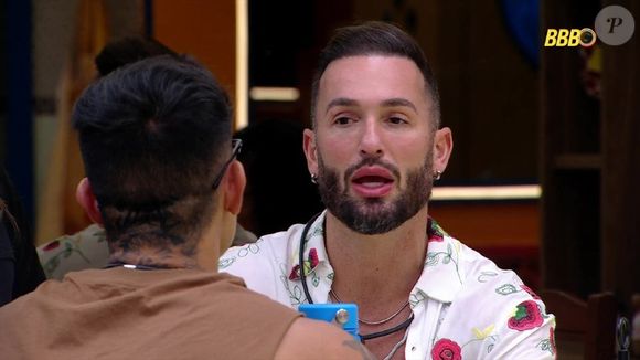 No 'BBB 25', Diego Hypólito não gostou de ser apontado por Gabriel e Maike em dinâmica e os chamou para uma conversa franca