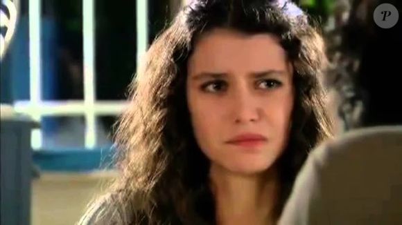 Beren Saat interpreta Fatmagül em uma atuação comovente que marcou sua carreira internacional